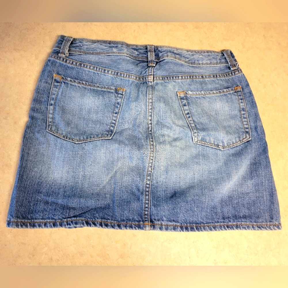 Vintage Gap Denim Mini Skirt size 6/28 distressed